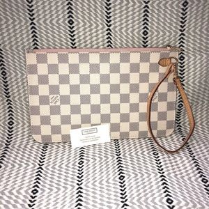🤍Louis Vuitton Neverfull MM Wristlet🤍